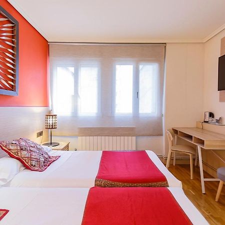Hostal Rodas Pampelune Extérieur photo