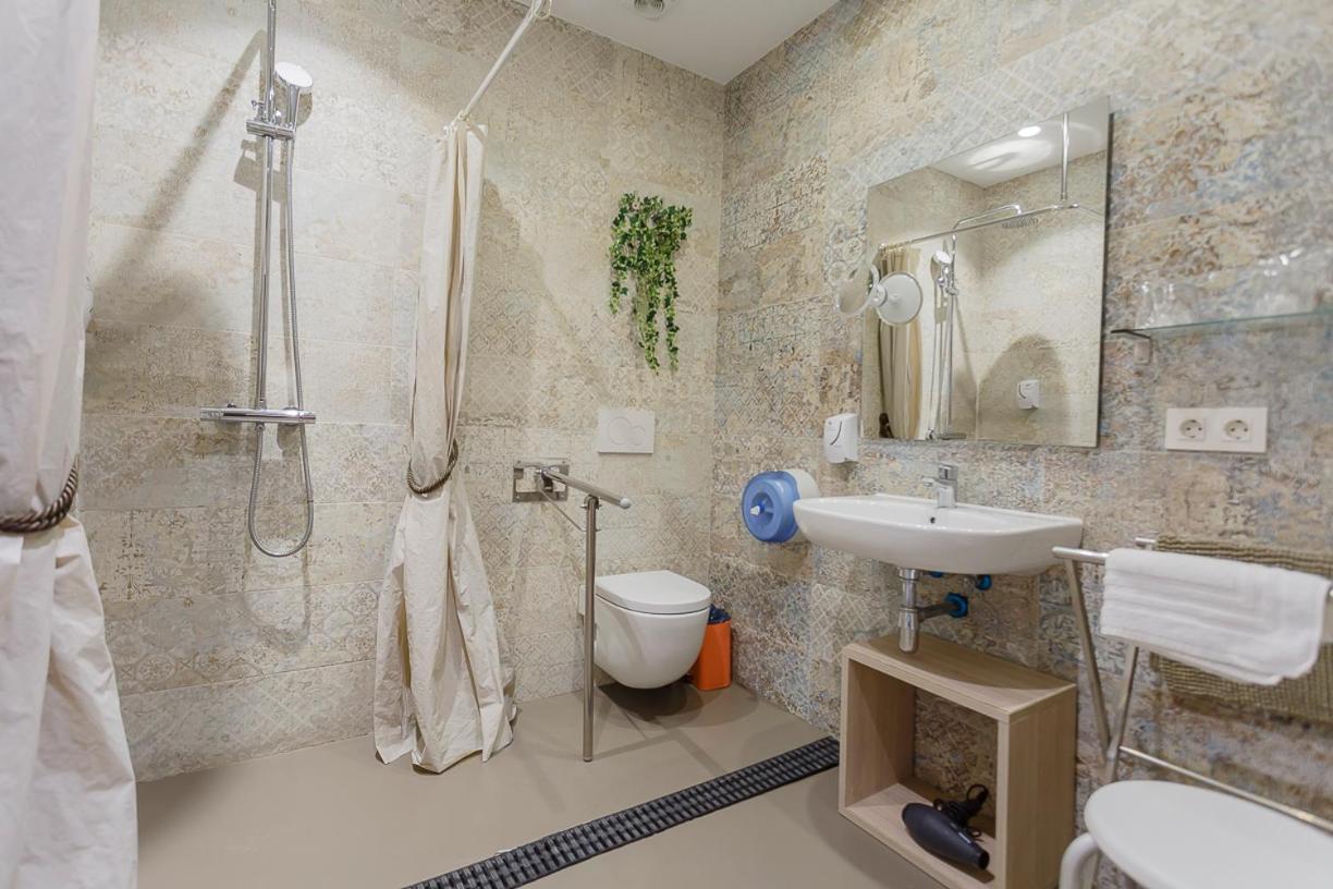 Hostal Rodas Pampelune Extérieur photo