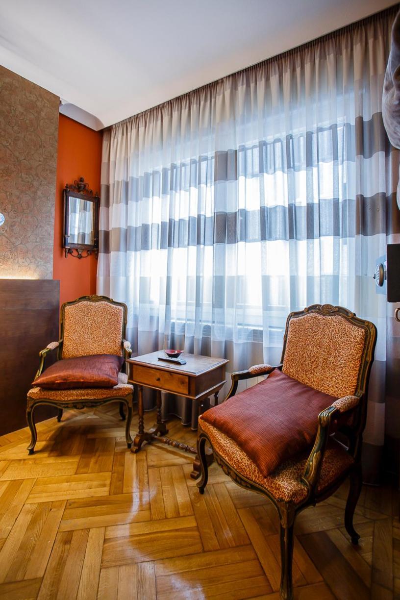 Hostal Rodas Pampelune Extérieur photo