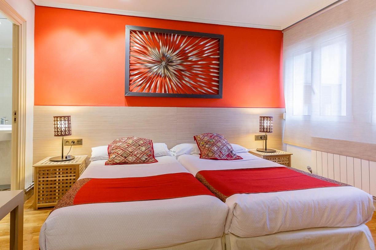 Hostal Rodas Pampelune Extérieur photo
