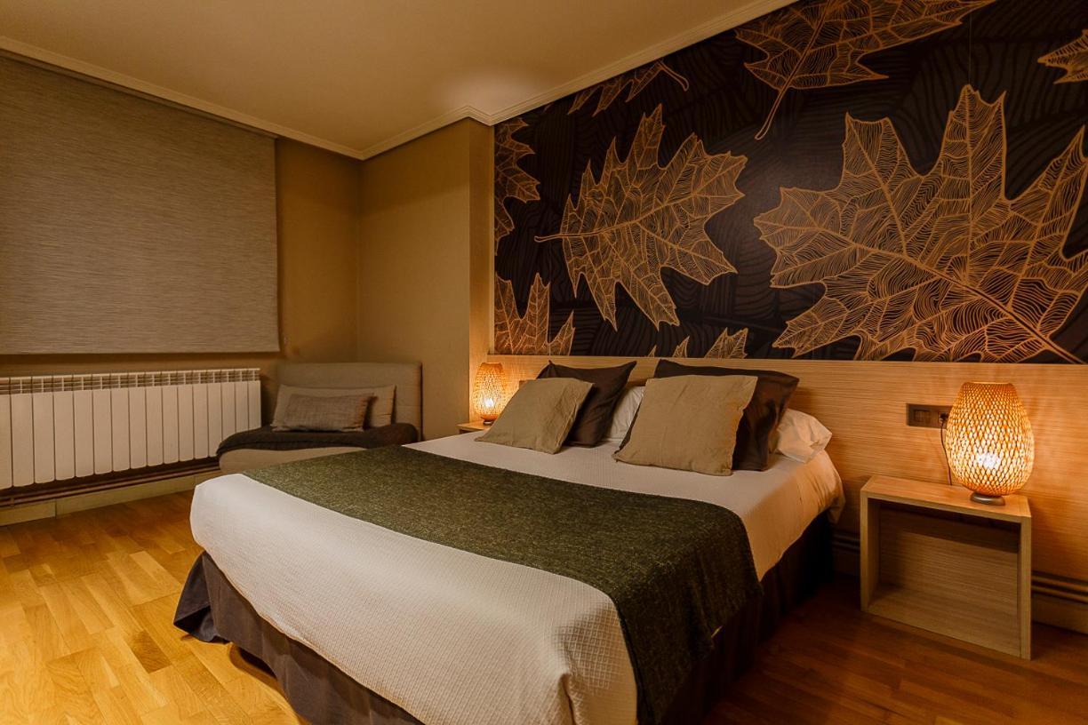 Hostal Rodas Pampelune Extérieur photo