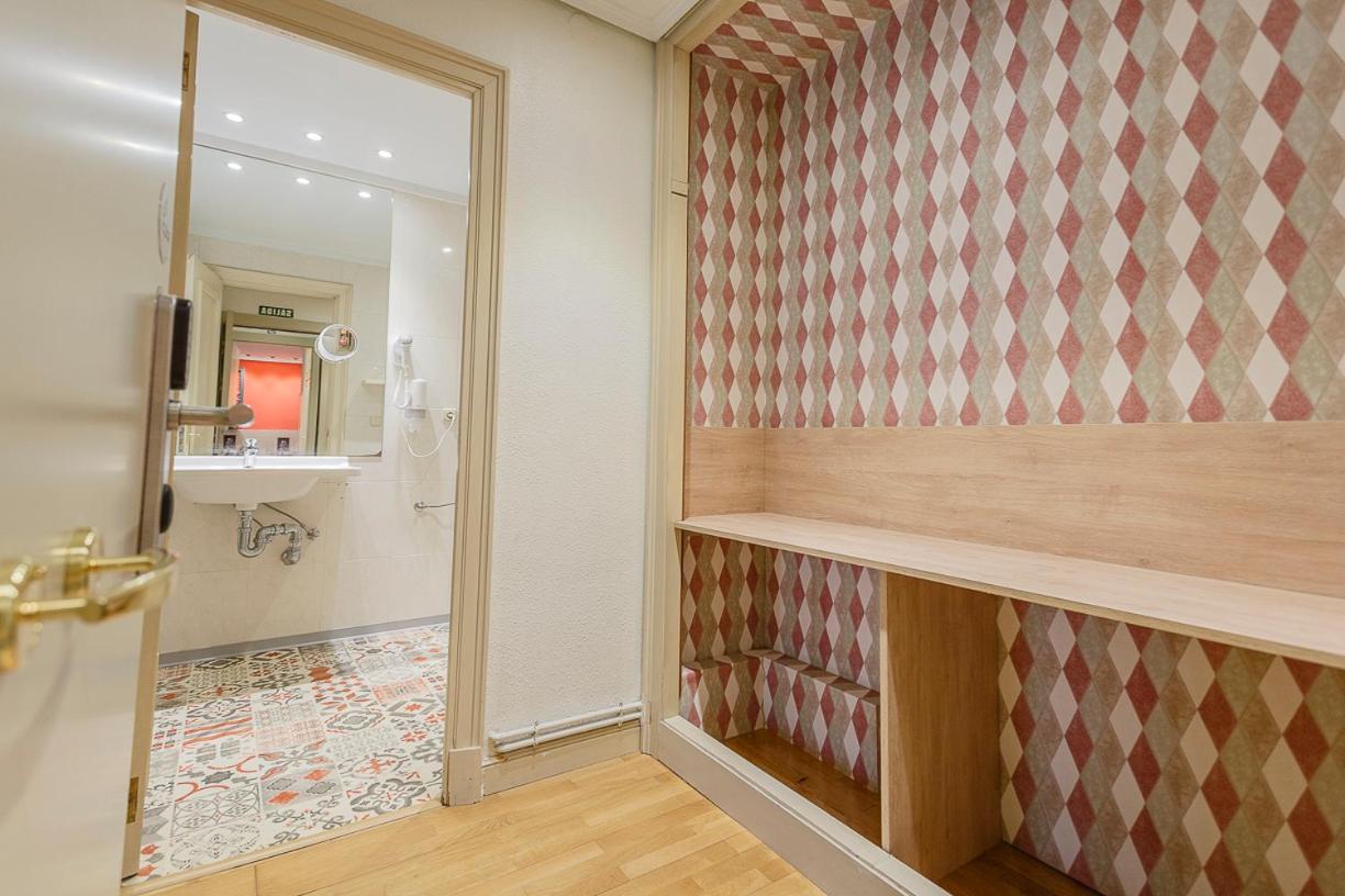 Hostal Rodas Pampelune Extérieur photo