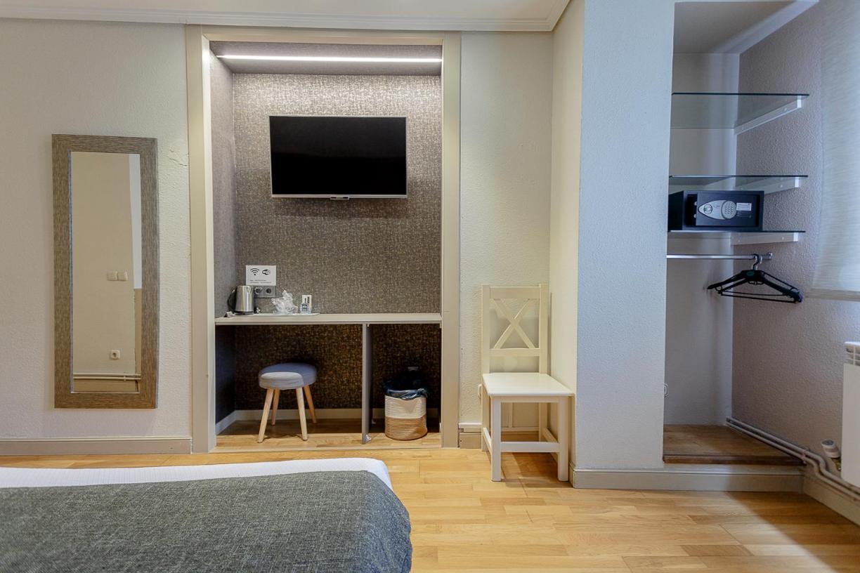Hostal Rodas Pampelune Extérieur photo