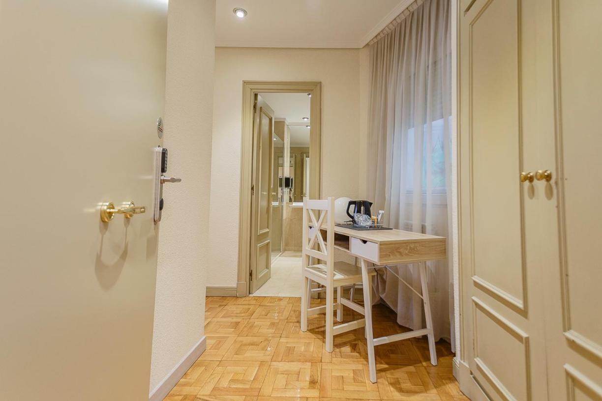 Hostal Rodas Pampelune Extérieur photo